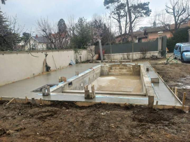 Plage piscine béton armé n°2